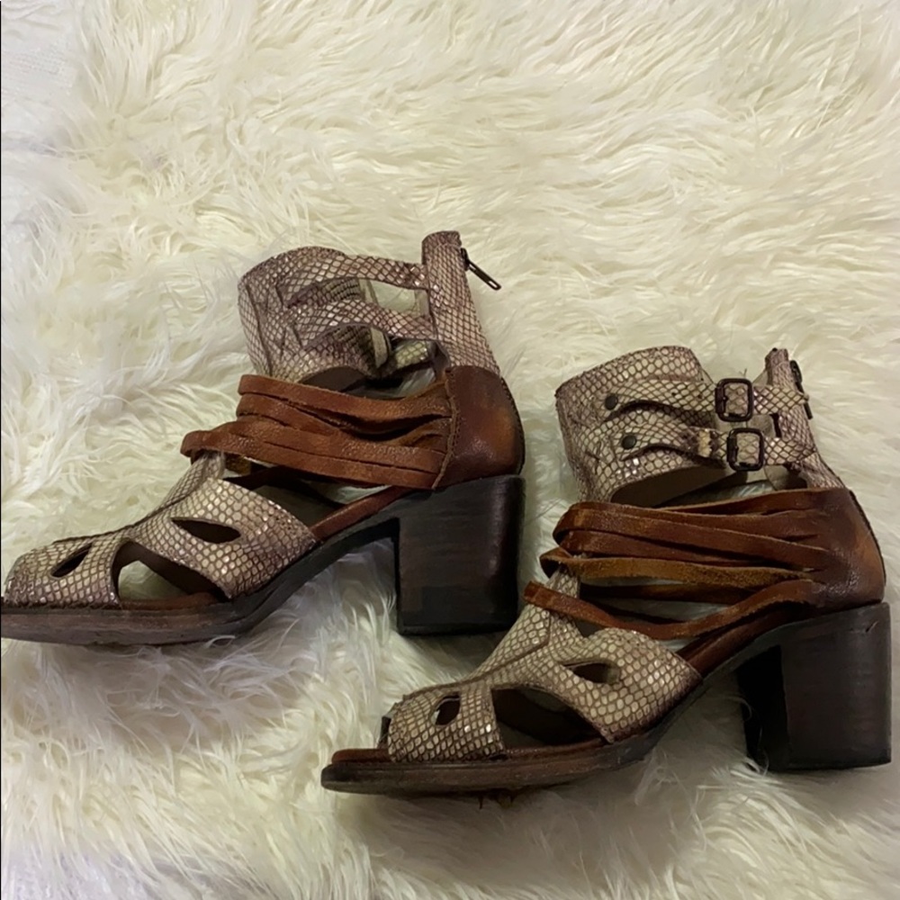 SOLD ✨Freebird ✨ - Picture 2 of 3